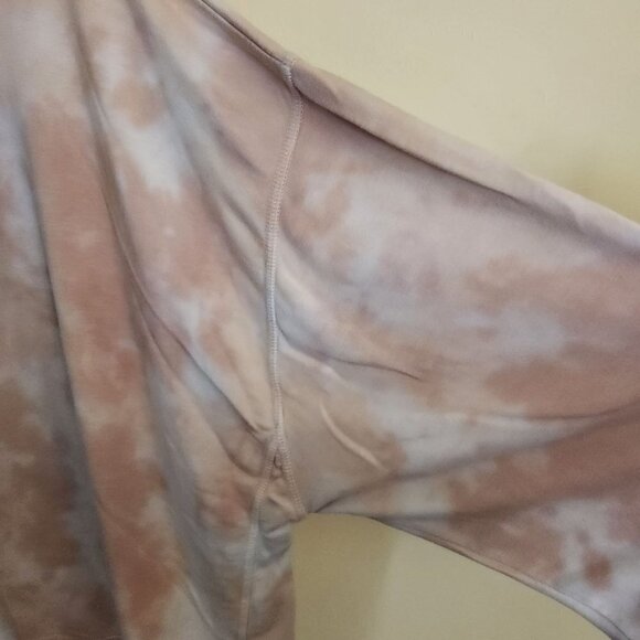 Found LA Pink Blush Tie Dye Oversized Sweatshirt Size M - Picture 6 of 8